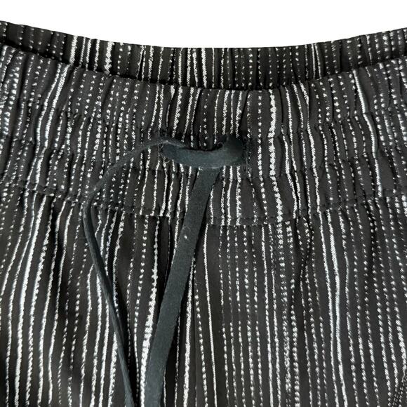 Athleta Black White Amara Stripe Arrival Ankle Pull On Pants Size 4 P Petite - Picture 7 of 13